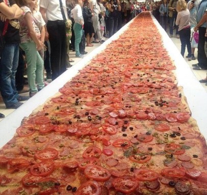 длинная пицца в мире